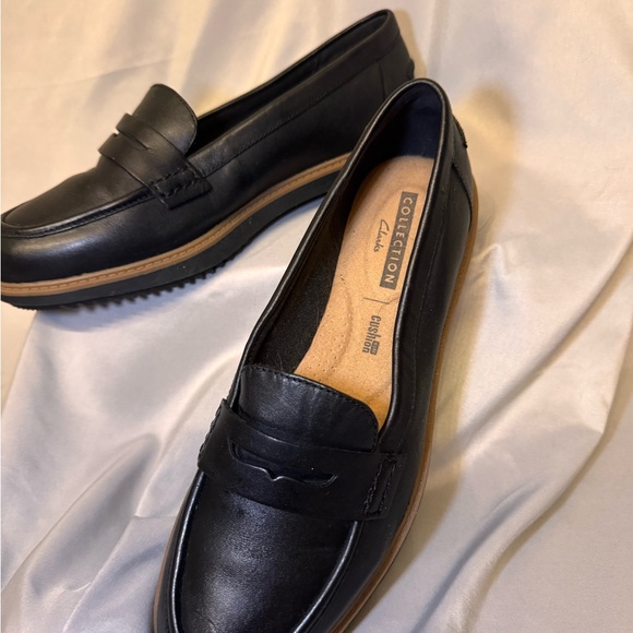 Clarks Shoes - Clark’s Women’s Black Leather Penny Loafers